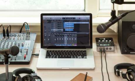 Best Podcast Equipment: For Beginners & the Pros 2020